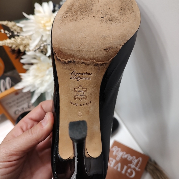 🖤GUC Something Bleu Italian Black Patent Leather Round Toe Pumps, 8 - Picture 12 of 13